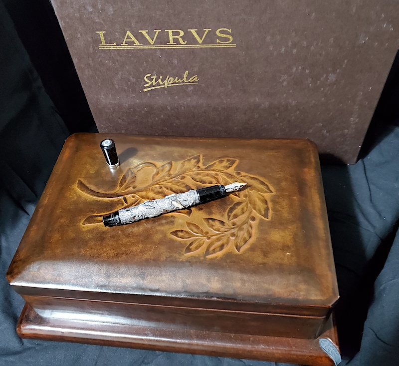 Pre-Owned Pens: Stipula Laurus